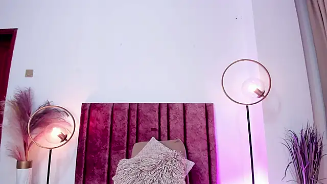 LucyJhonnsonn online show from 12.11.24
