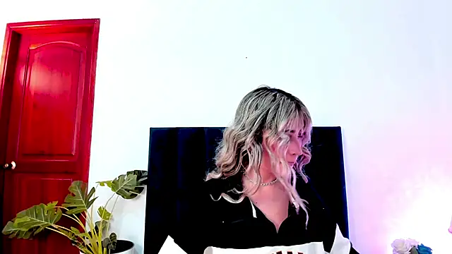 LucyJhonnsonn online show from 12.11.24