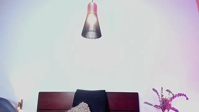 LucyJhonnsonn online show from 12.17.24