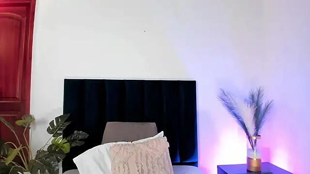 LucyJhonnsonn online show from 02.08.25