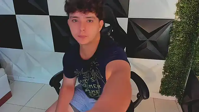 Dani cumboy online show from 10.06.25