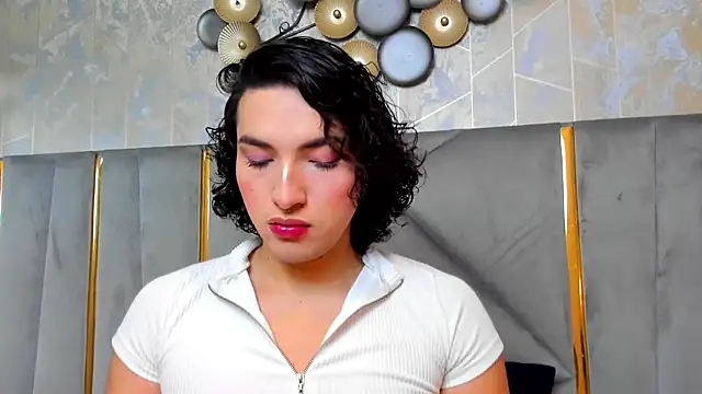 Snapshot of TomLondon_ chatting on 02.18.25 TomLondon online show from 02.18.25