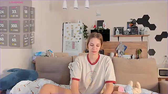 Girl alone home online show from 09.25.25