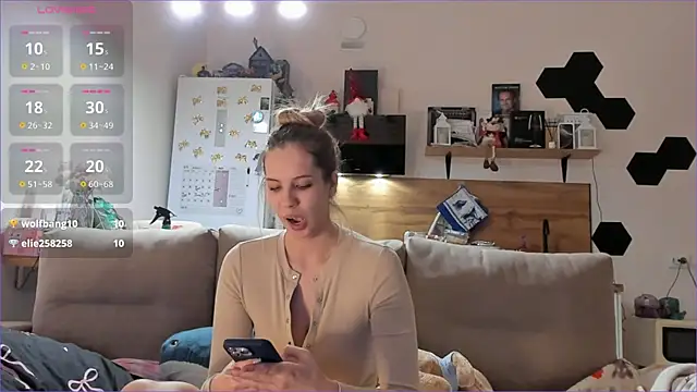 Girl alone home online show from 01.15.26