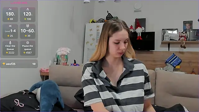 Girl alone home online show from 02.06.26