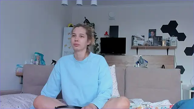 Girl alone home online show from 05.14.26