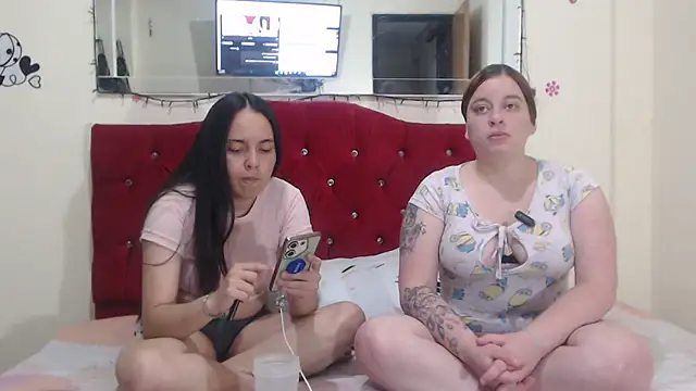 Snapshot of Lola_barbara chatting on 12.18.24 Lola barbara online show from 12.18.24