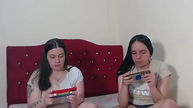 Snapshot of Lola_barbara chatting on 10.17.25 Lola barbara online show from 10.17.25