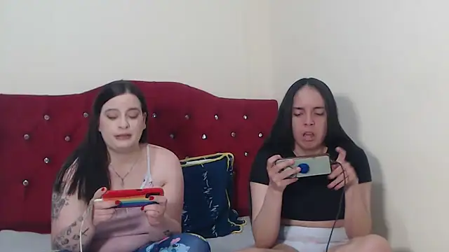 Snapshot of Lola_barbara chatting on 10.20.25 Lola barbara online show from 10.20.25