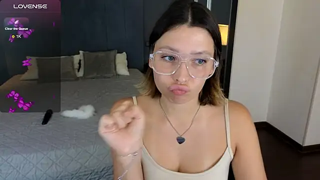 your demi online show from 10.04.25