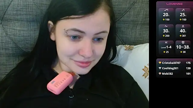 Snapshot of German_Eva chatting on 01.05.25 German Eva online show from 01.05.25