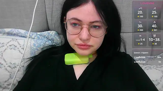 Snapshot of German_Eva chatting on 01.11.25 German Eva online show from 01.11.25