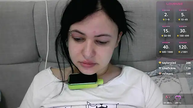Snapshot of German_Eva chatting on 01.11.25 German Eva online show from 01.11.25
