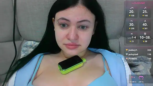 Snapshot of German_Eva chatting on 01.12.25 German Eva online show from 01.12.25