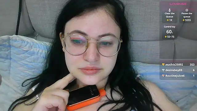 Snapshot of German_Eva chatting on 01.25.25 German Eva online show from 01.25.25