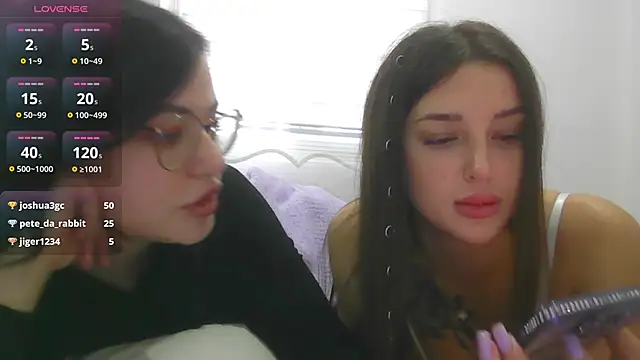 Snapshot of German_Eva chatting on 02.05.25 German Eva online show from 02.05.25