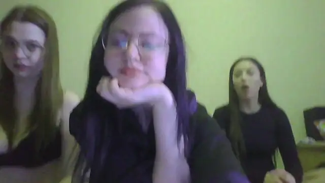 Snapshot of German_Eva chatting on 03.03.25 German Eva online show from 03.03.25