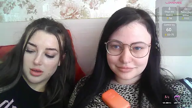 Snapshot of German_Eva chatting on 03.11.25 German Eva online show from 03.11.25