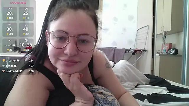 Snapshot of German_Eva chatting on 03.12.25 German Eva online show from 03.12.25