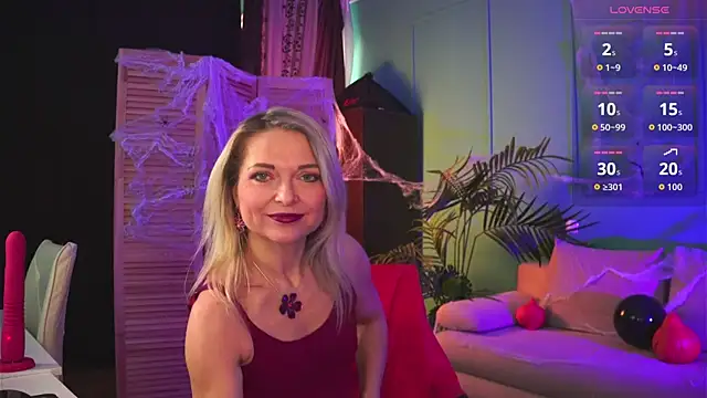 Gloria Lovely online show from 11.04.25