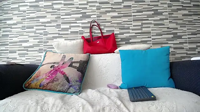 VioletaGomezCo online show from 10.18.25