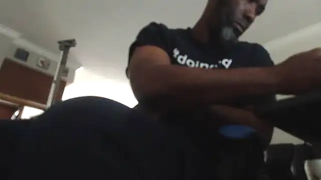 Snapshot of choco-sexo@xh chatting on 10.14.25 choco-sexoxh online show from 10.14.25