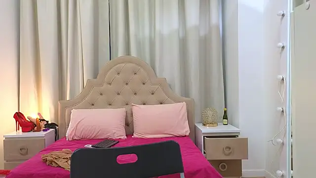 HairyLola online show from 03.11.25