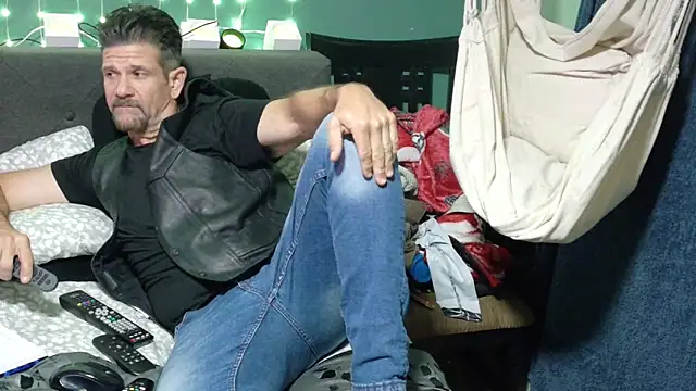 Snapshot of allenspuninfla chatting on 02.27.25 allenspuninfla online show from 02.27.25