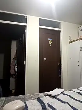 karlamorris  online show from 02.11.25