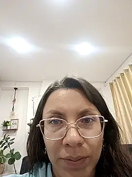 karlamorris  online show from 10.05.25