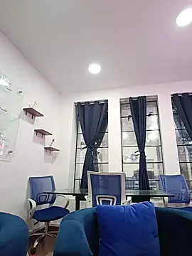 karlamorris  online show from 11.15.25