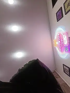 karlamorris  online show from 11.26.25