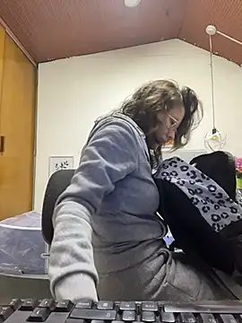 karlamorris  online show from 03.11.26