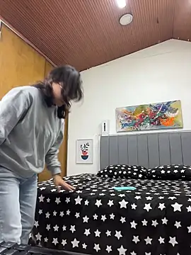 karlamorris  online show from 04.07.26