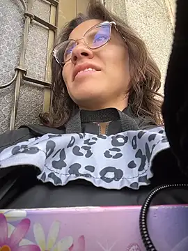 karlamorris  online show from 04.09.26