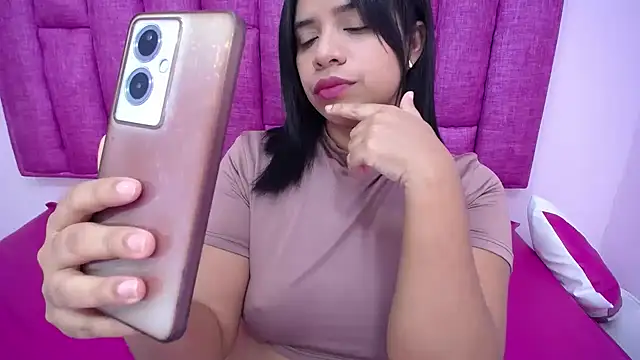 Briannacastello online show from 02.21.25