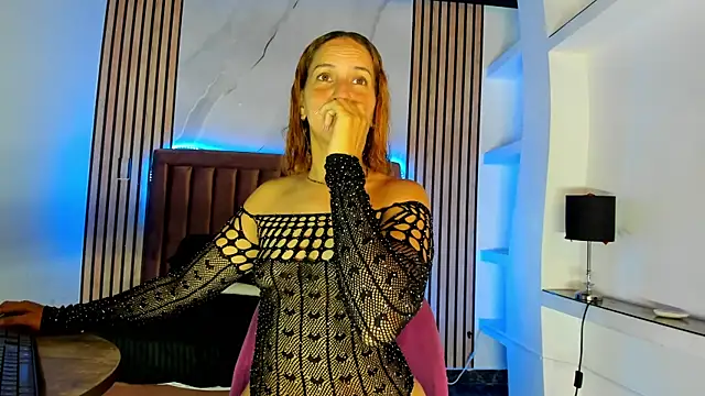 Snapshot of ChloeParkss_ chatting on 02.04.25 ChloeParkss online show from 02.04.25