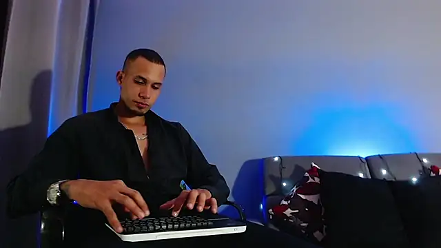 MagnusFrost online show from 12.03.24