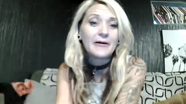 Candalicious online show from 11.19.25