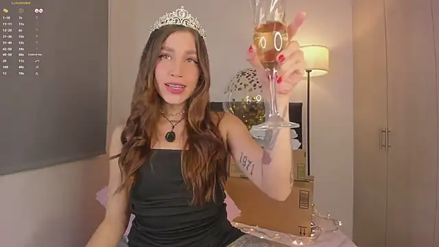 LynnSam  online show from 10.12.25