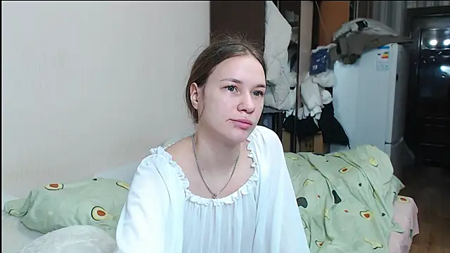 leila bambi  online show from 01.10.25