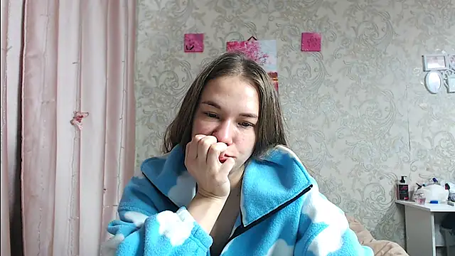 leila bambi  online show from 10.14.25