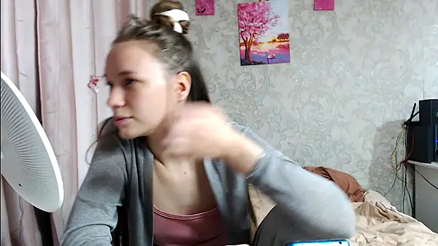 leila bambi  online show from 10.23.25