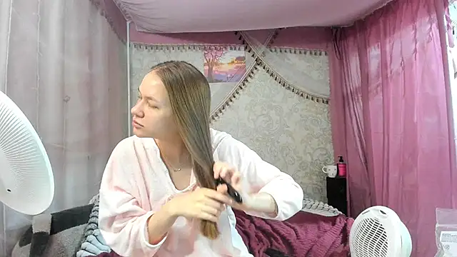 leila bambi  online show from 05.13.26