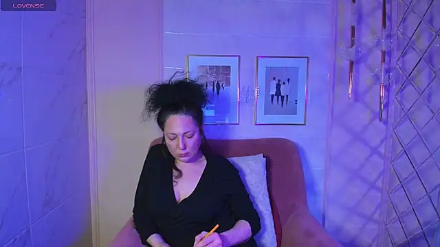 Anita Muse online show from 12.12.24