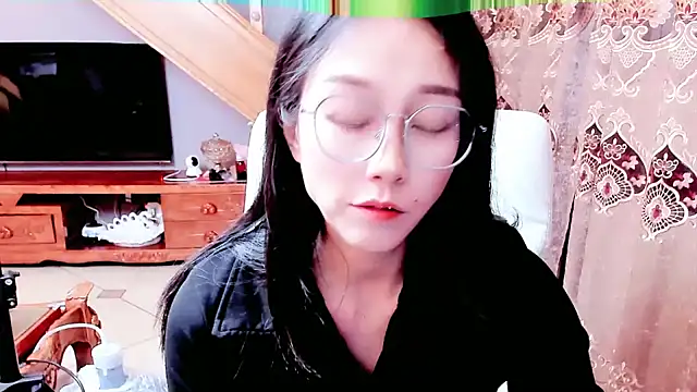 Snapshot of NIAN-er chatting on 12.31.24 NIAN-er online show from 12.31.24