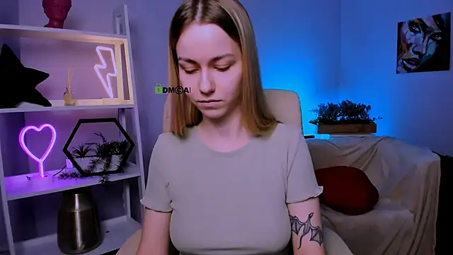 mary mooore online show from 02.06.25