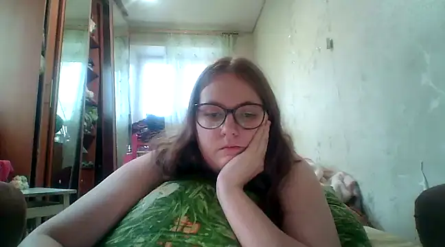 Snapshot of DesireMelissa chatting on 02.05.25 DesireMelissa online show from 02.05.25