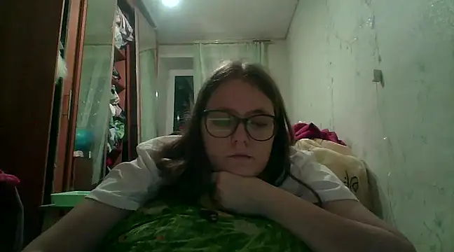 Snapshot of DesireMelissa chatting on 02.10.25 DesireMelissa online show from 02.10.25