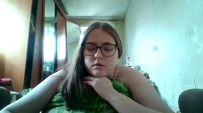 Snapshot of DesireMelissa chatting on 02.18.25 DesireMelissa online show from 02.18.25